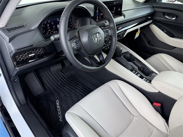 Used 2024 Honda Accord Touring image 10