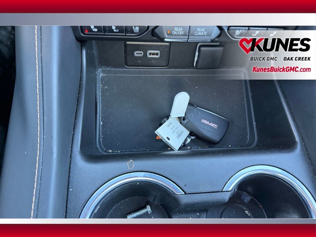 Used 2023 GMC Yukon XL AT4 image 25