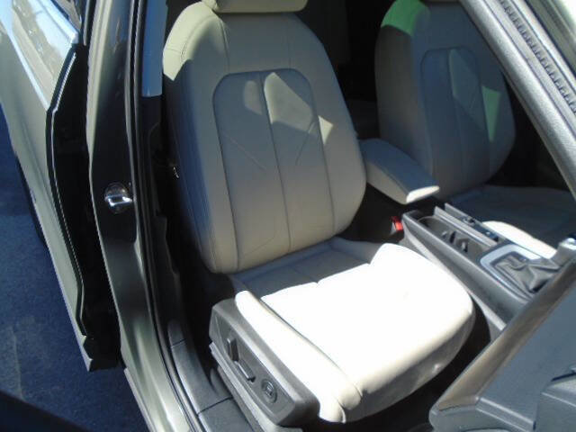 Used 2023 Audi Q3 2.0T Premium Plus w/ Premium Plus Package image 11