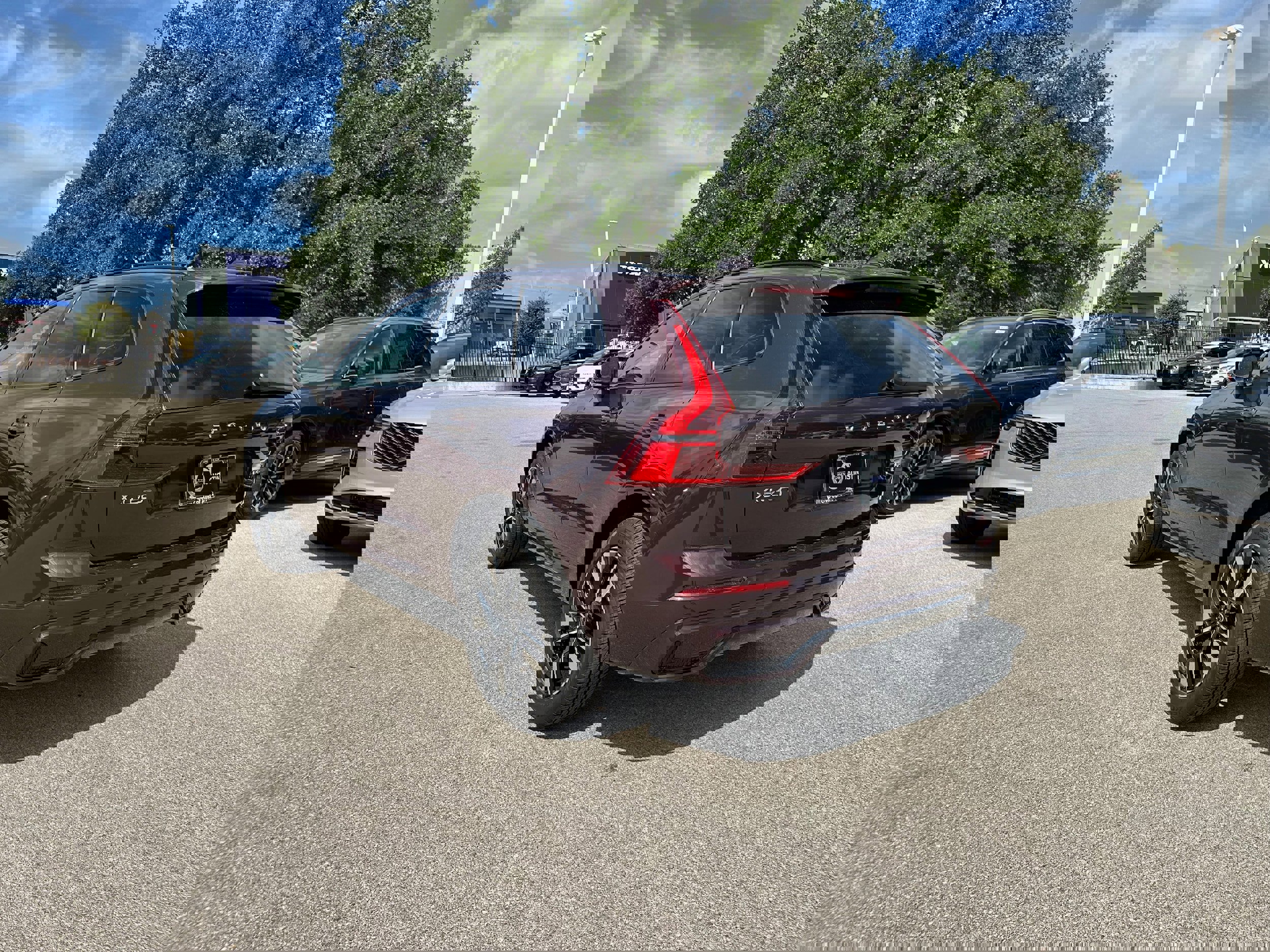 New 2026 Volvo XC60 B5 Core w/ Climate Package image 4