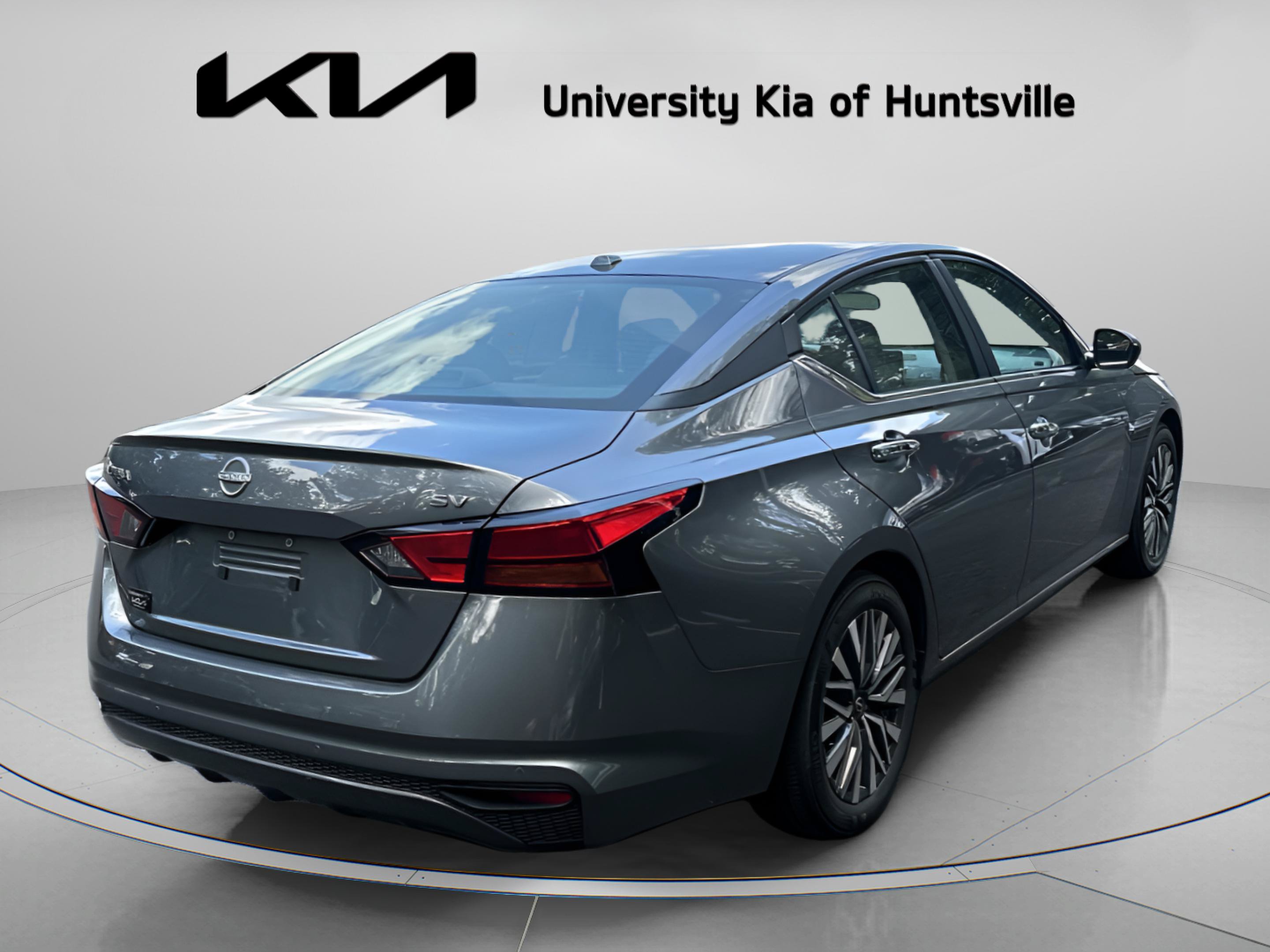 Used 2024 Nissan Altima 2.5 SV FWD image 8