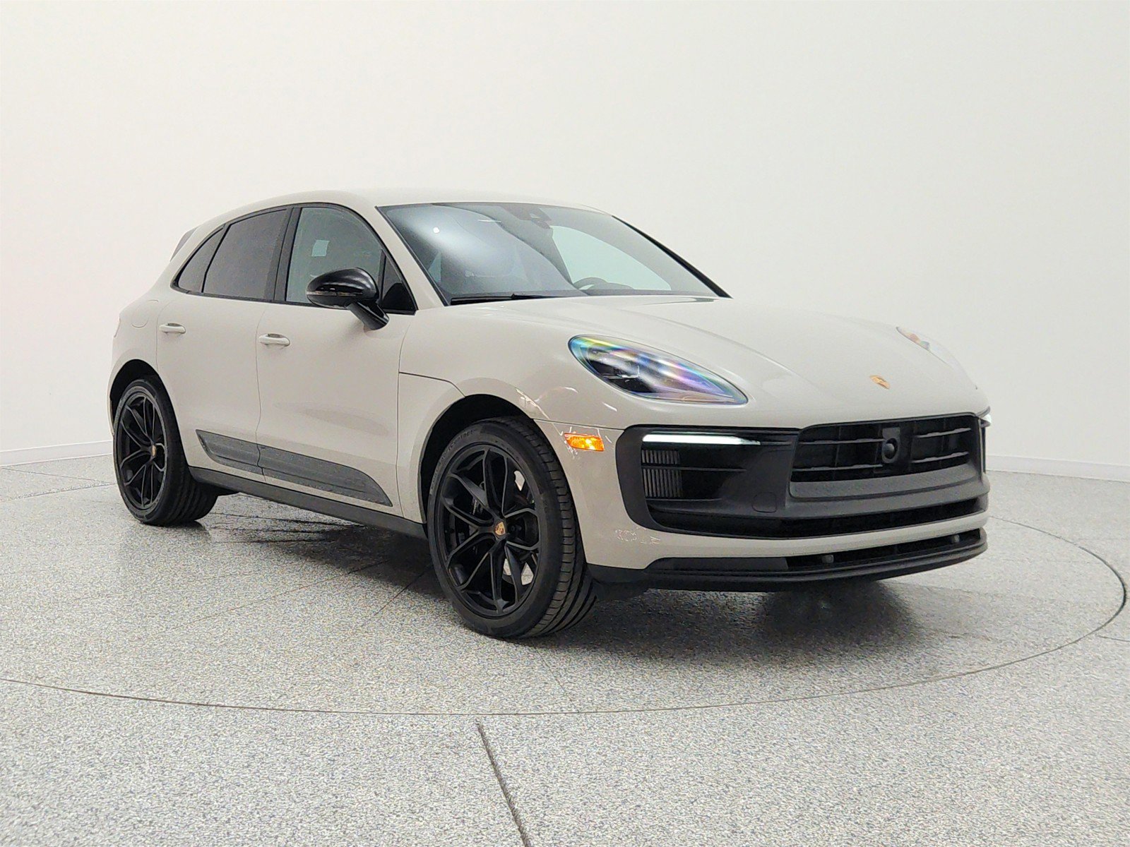 Used 2024 Porsche Macan GTS AWD/4WD image 3