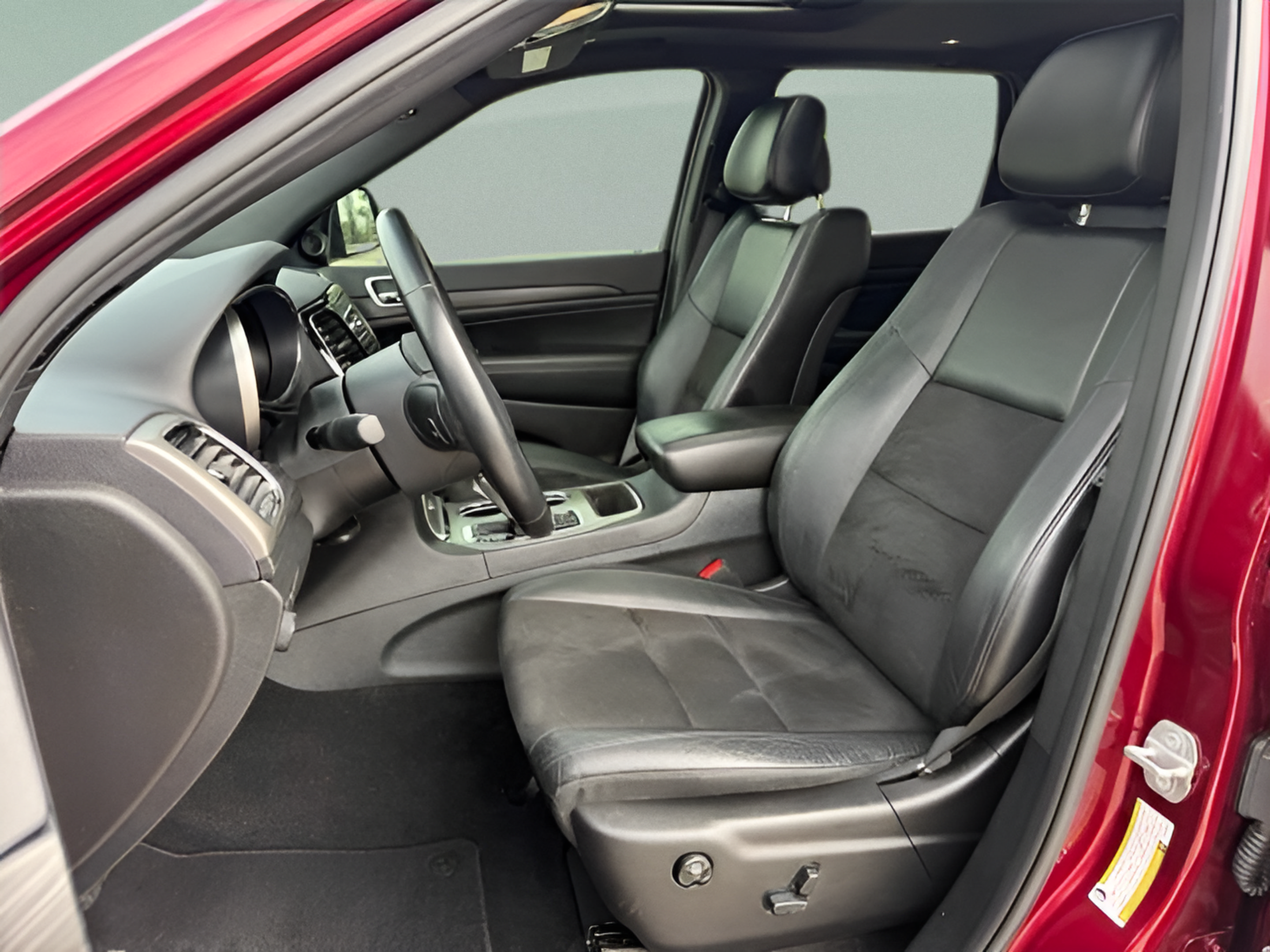 Used 2019 Jeep Grand Cherokee Altitude AWD/4WD image 22
