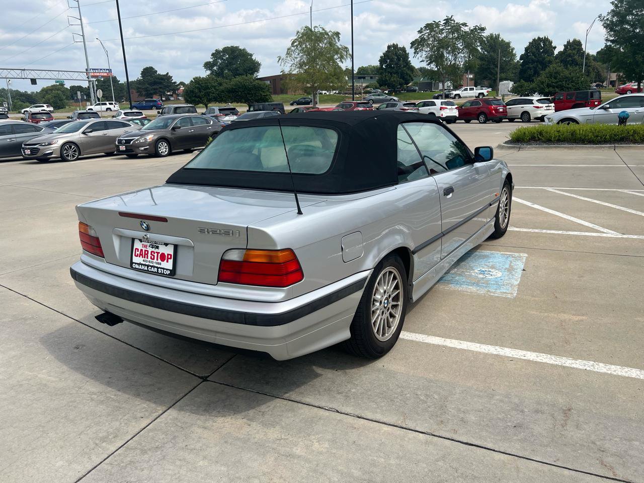 Used 1999 BMW 323i Convertible RWD image 5