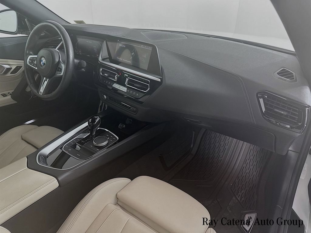 Used 2023 BMW Z4 M40i w/ Premium Package image 25