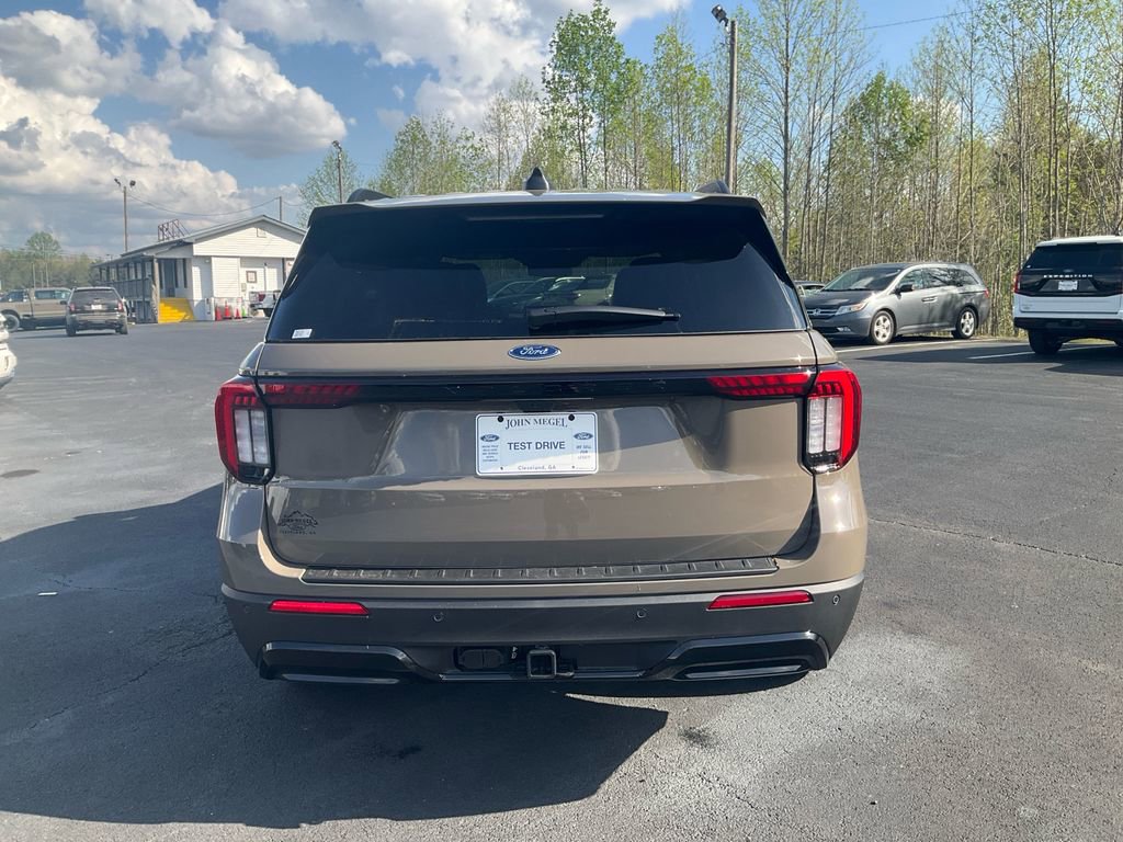 New 2026 Ford Explorer ST-Line w/ ST-Line Street Pack image 6