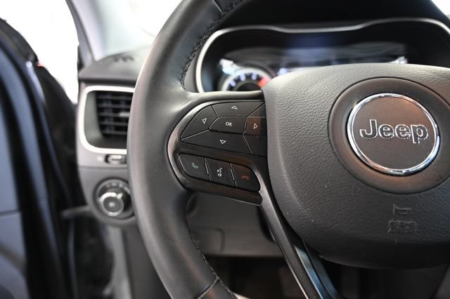 Used 2022 Jeep Cherokee Trailhawk AWD/4WD image 22