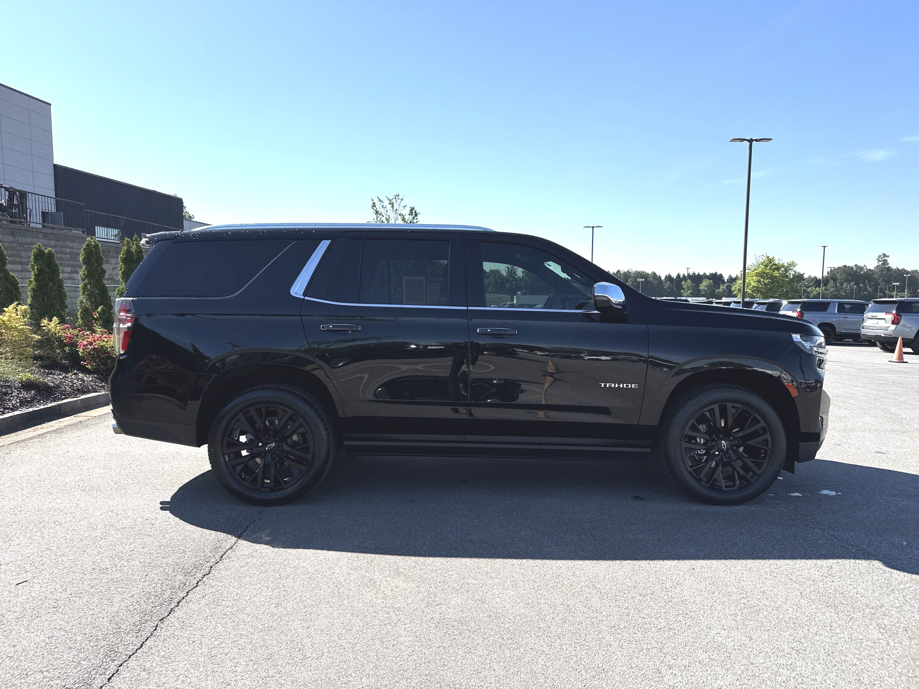 Used 2023 Chevrolet Tahoe Premier AWD/4WD image 11