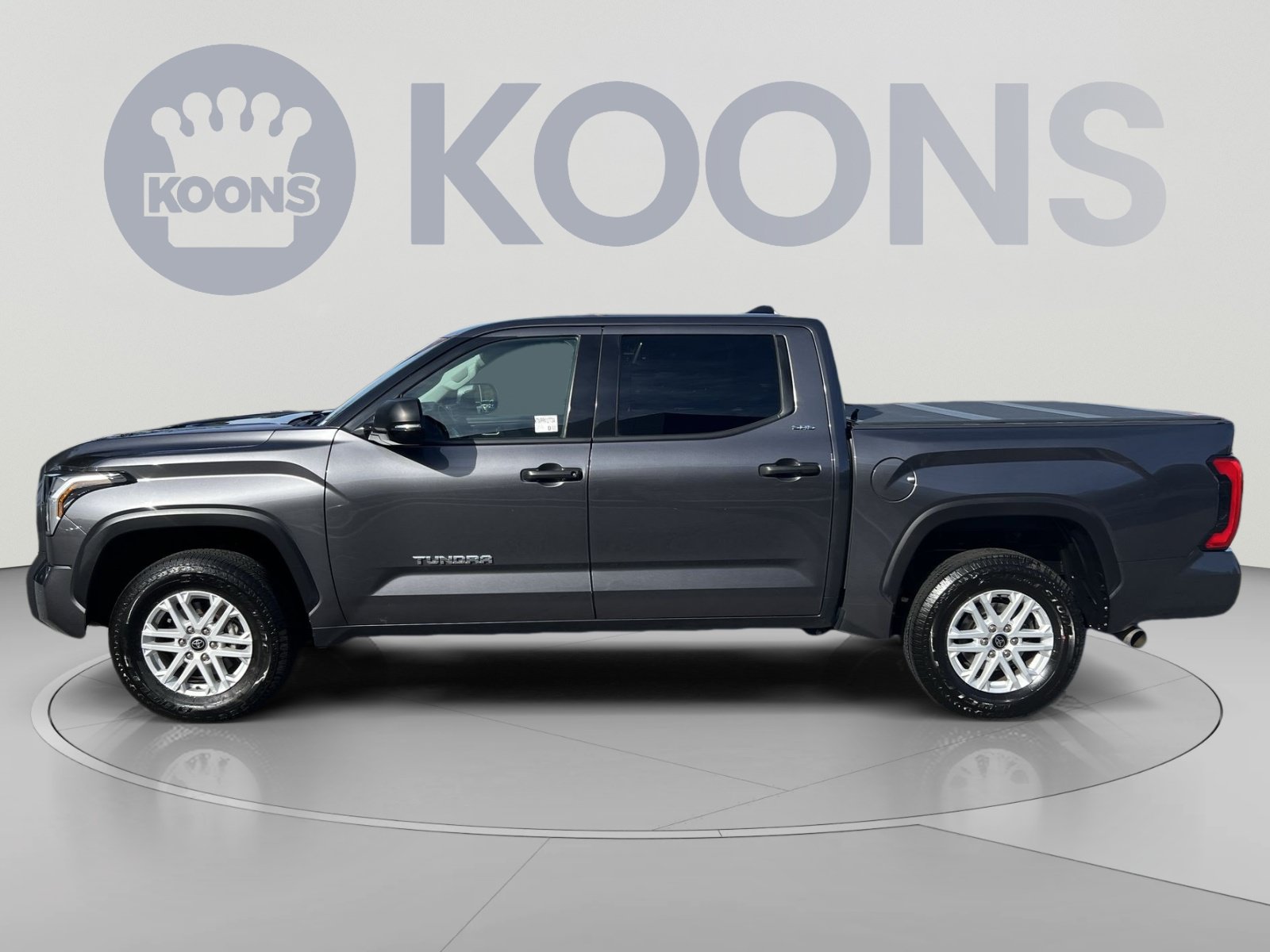 Used 2023 Toyota Tundra SR5 w/ SR5 Convenience Package AWD/4WD image 2