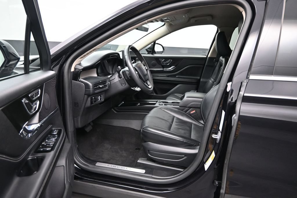 Used 2024 Lincoln Corsair Reserve w/ Equipment Group 201A AWD/4WD image 9
