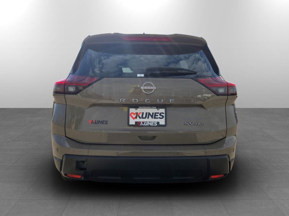 Used 2024 Nissan Rogue SV image 8