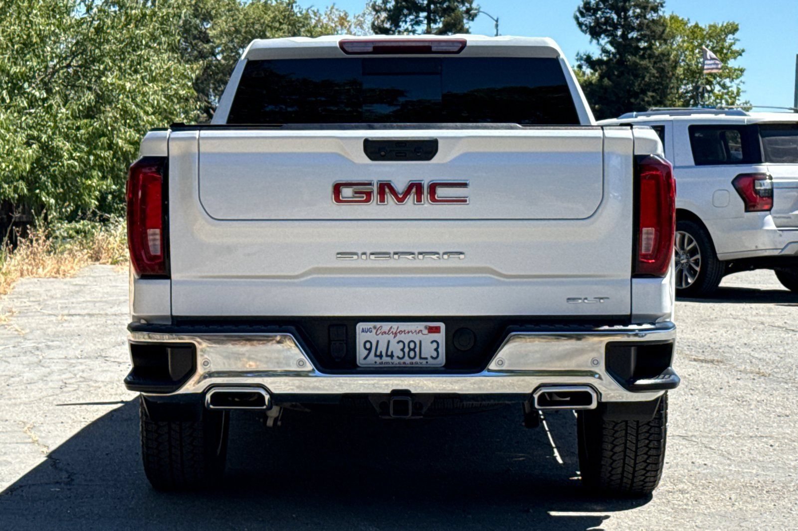 Used 2023 GMC Sierra 1500 SLT w/ SLT Premium Plus Package AWD/4WD image 5