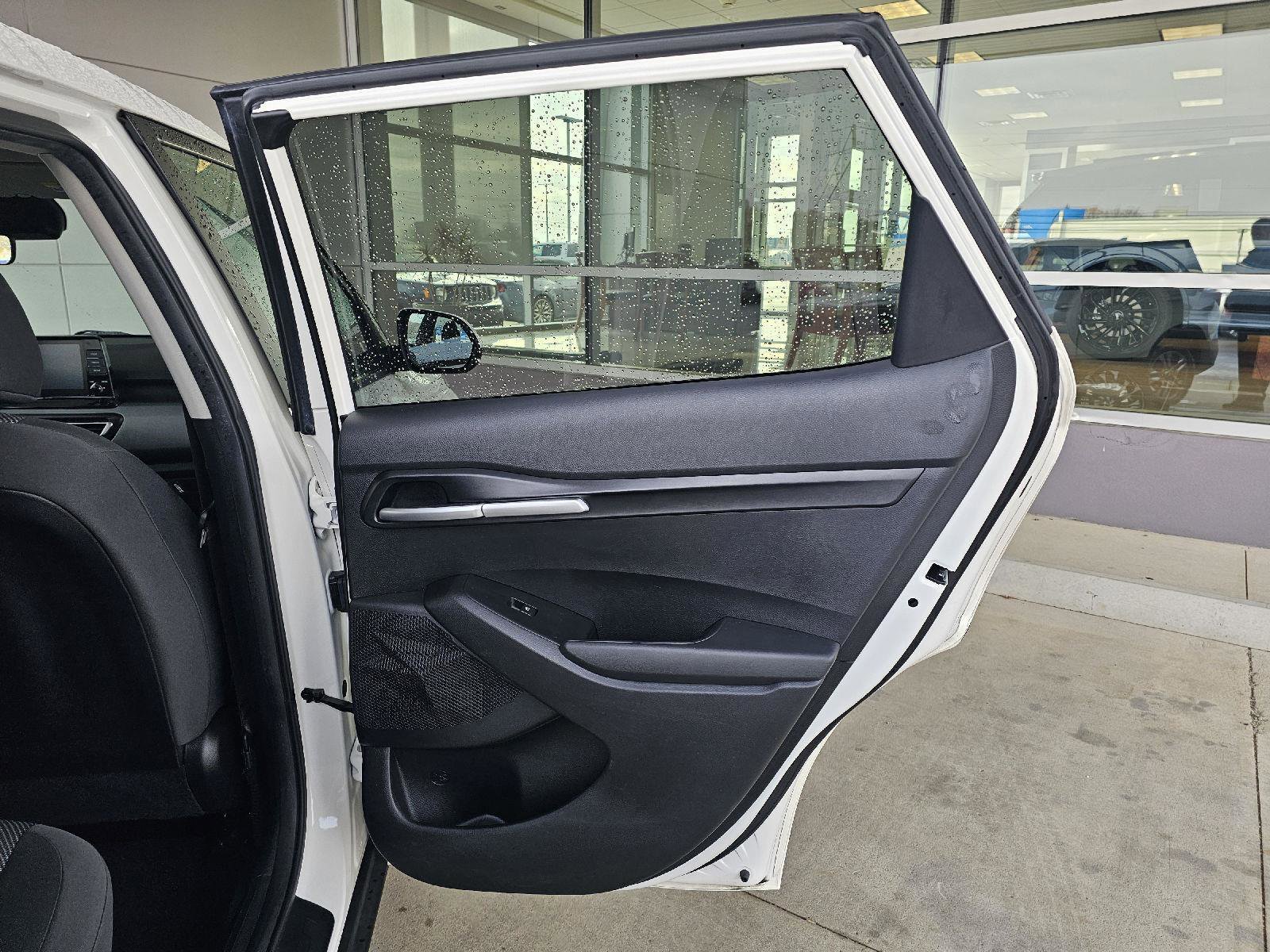 Used 2023 Kia Seltos LX image 13