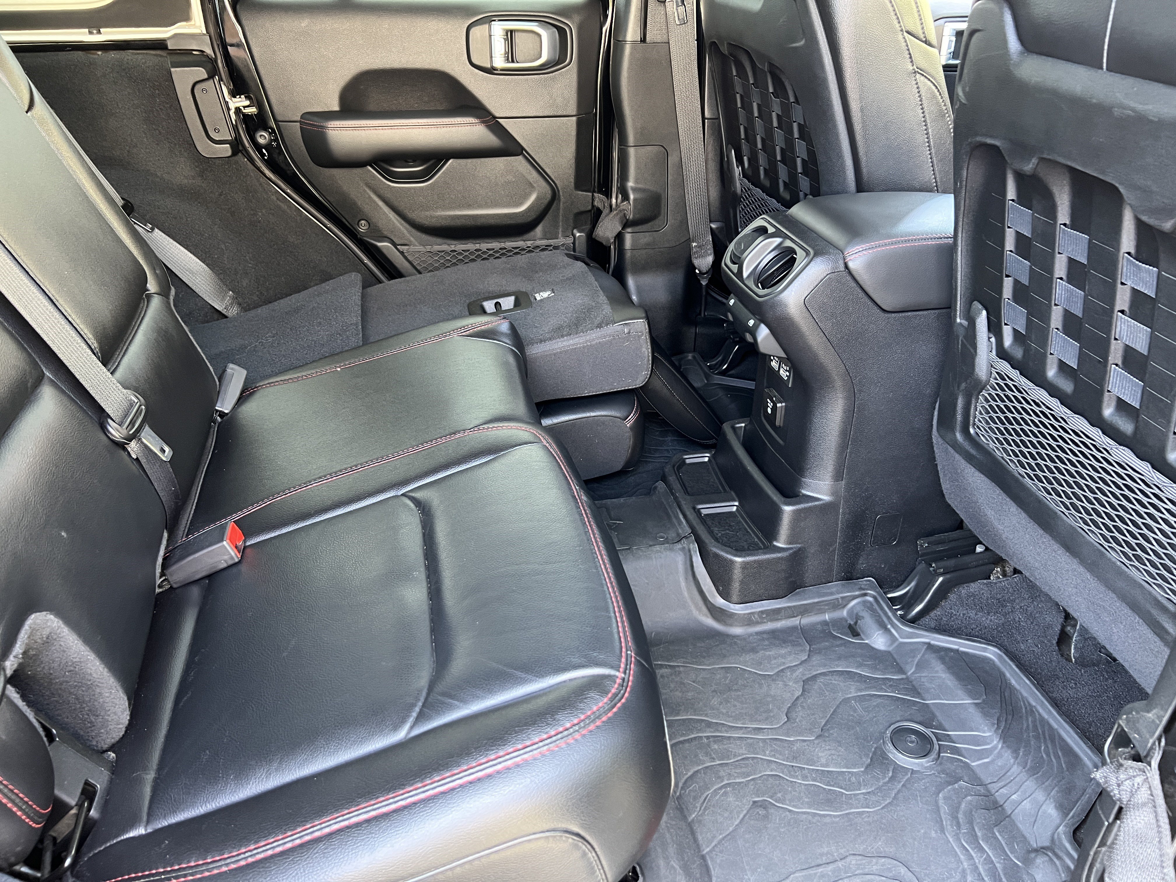 Used 2021 Jeep Wrangler Unlimited Rubicon w/ Uconnect 4C Nav & Sound Group AWD/4WD image 22