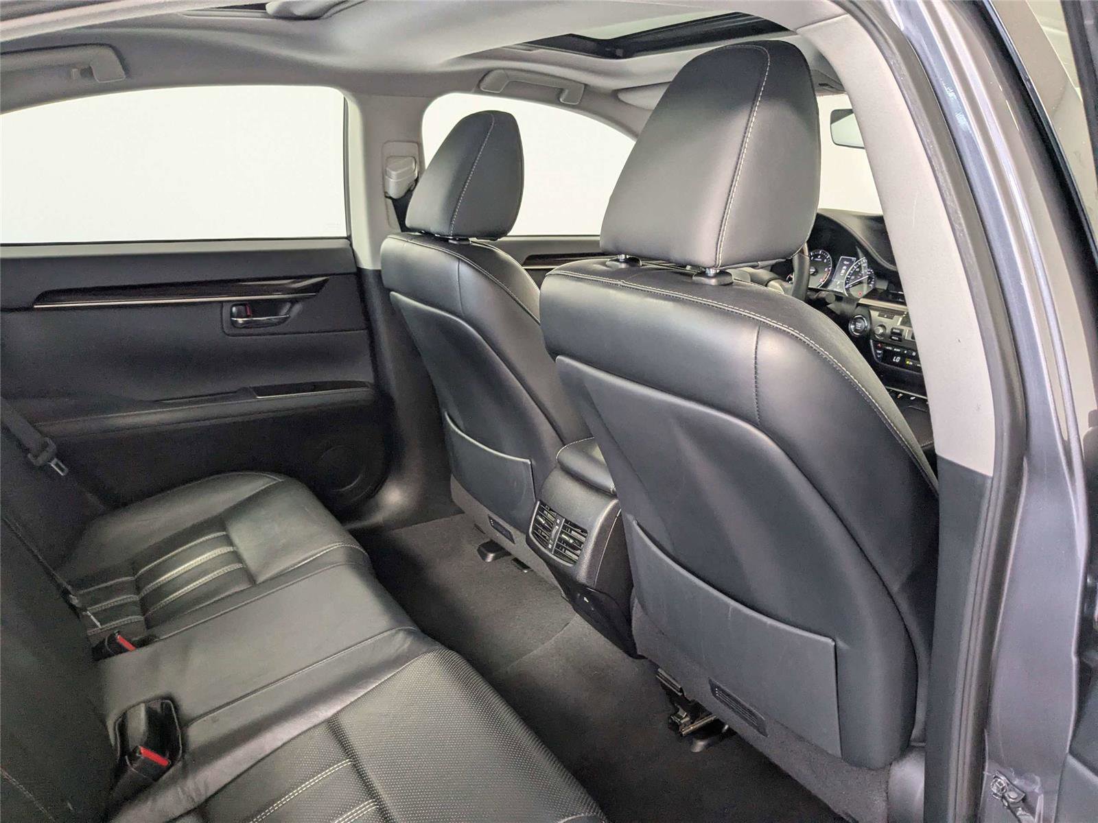 Used 2016 Lexus ES 350 w/ Luxury Package w/Wood Trim image 27