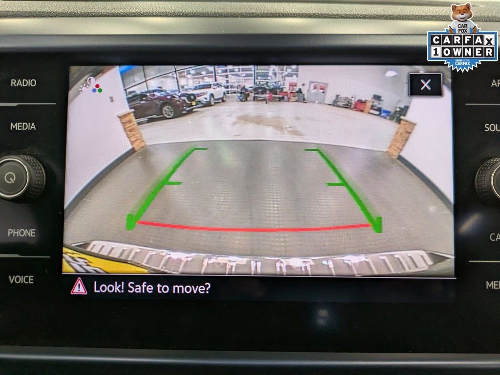 Used 2022 Volkswagen Taos SE w/ Panoramic Sunroof Package image 15