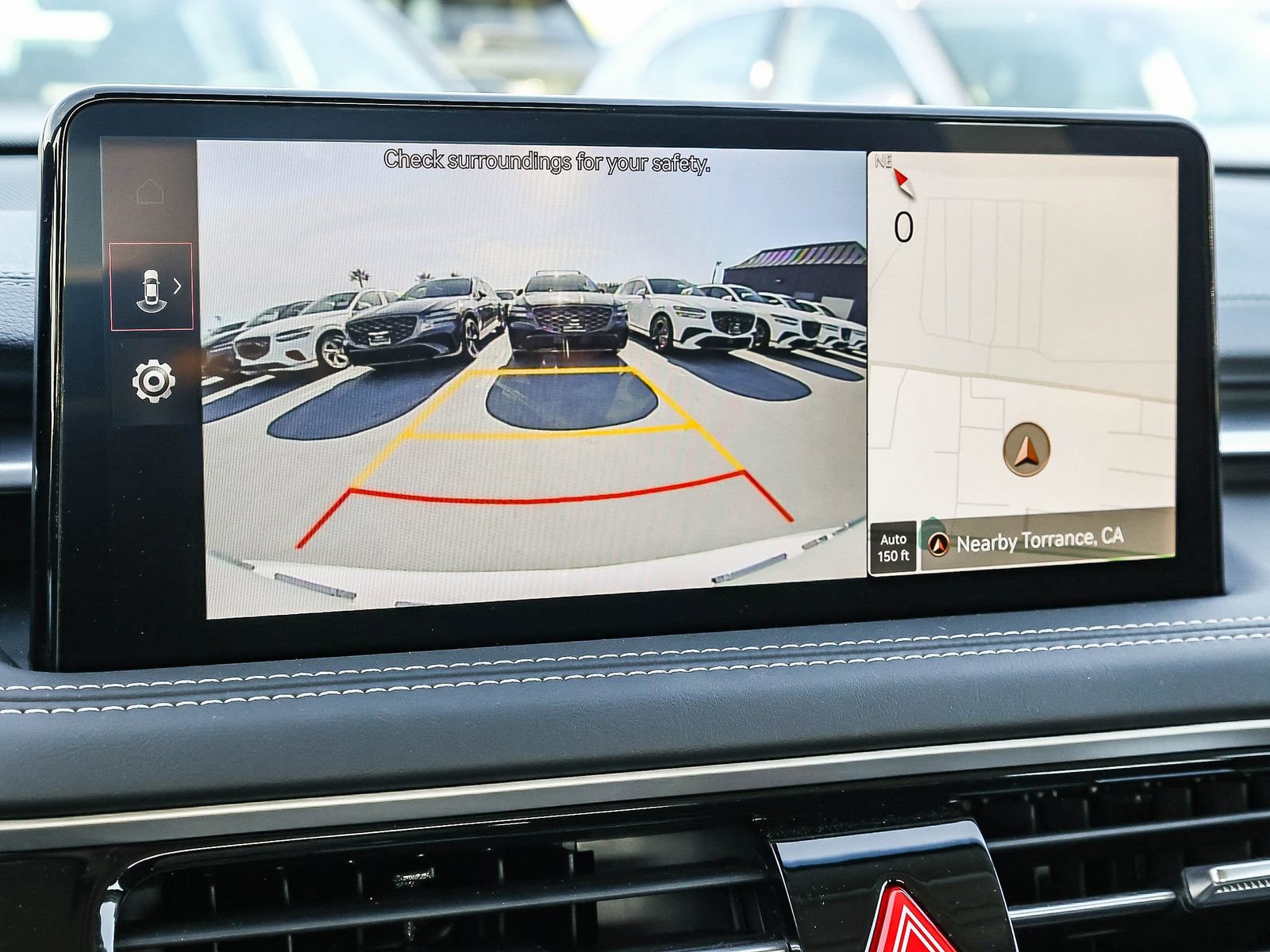 Used 2025 Genesis G70 2.5T image 28