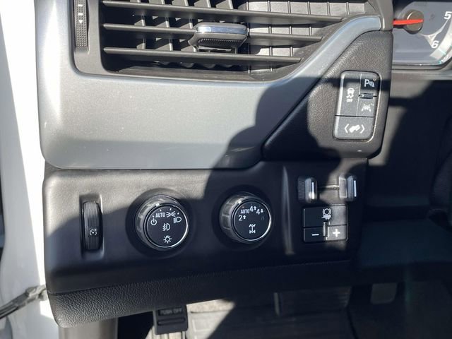 Used 2020 Chevrolet Suburban Premier AWD/4WD image 22