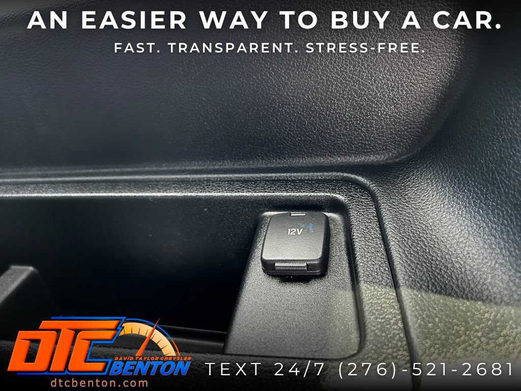 Used 2020 Ford Expedition XLT w/ Equipment Group 202A AWD/4WD image 32