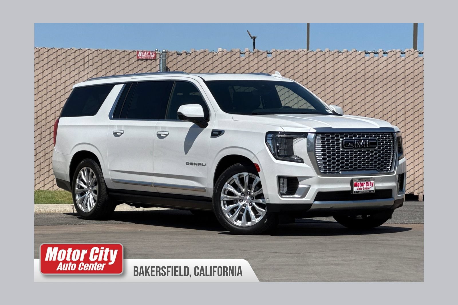 Certified 2023 GMC Yukon XL Denali w/ Advanced Technology Package AWD/4WD image 1