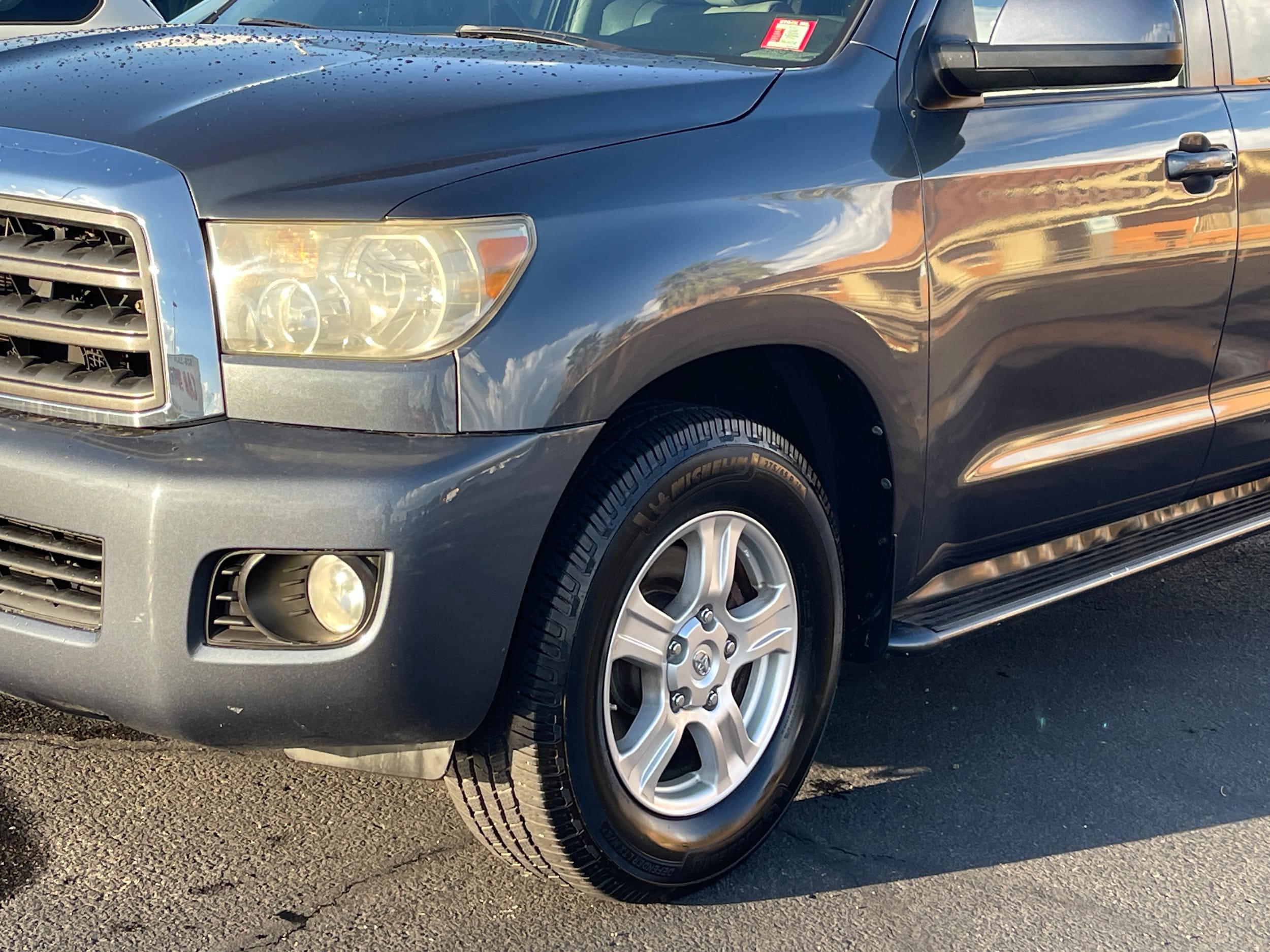 Used 2008 Toyota Sequoia SR5 w/ Pwr Driver Seat Pkg RWD image 11