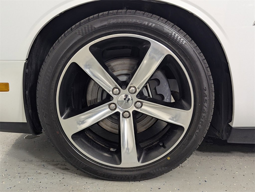 Used 2014 Dodge Challenger R/T image 9