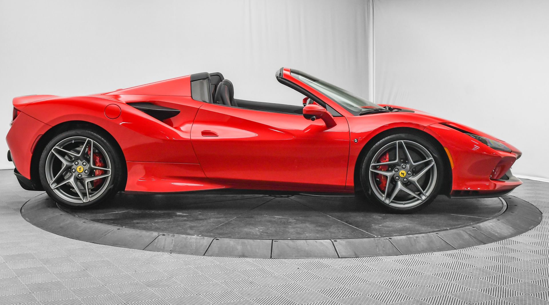 Used 2021 Ferrari F8 Tributo image 9