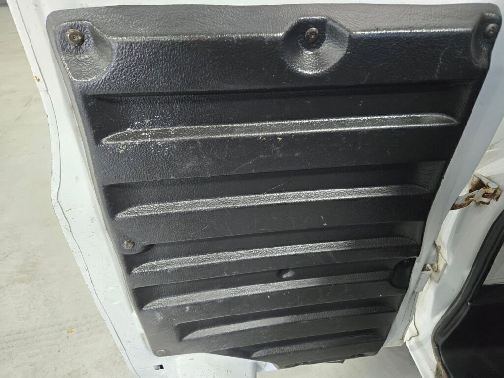 Used 2019 Chevrolet Express 3500 w/ Driver Convenience Package image 13