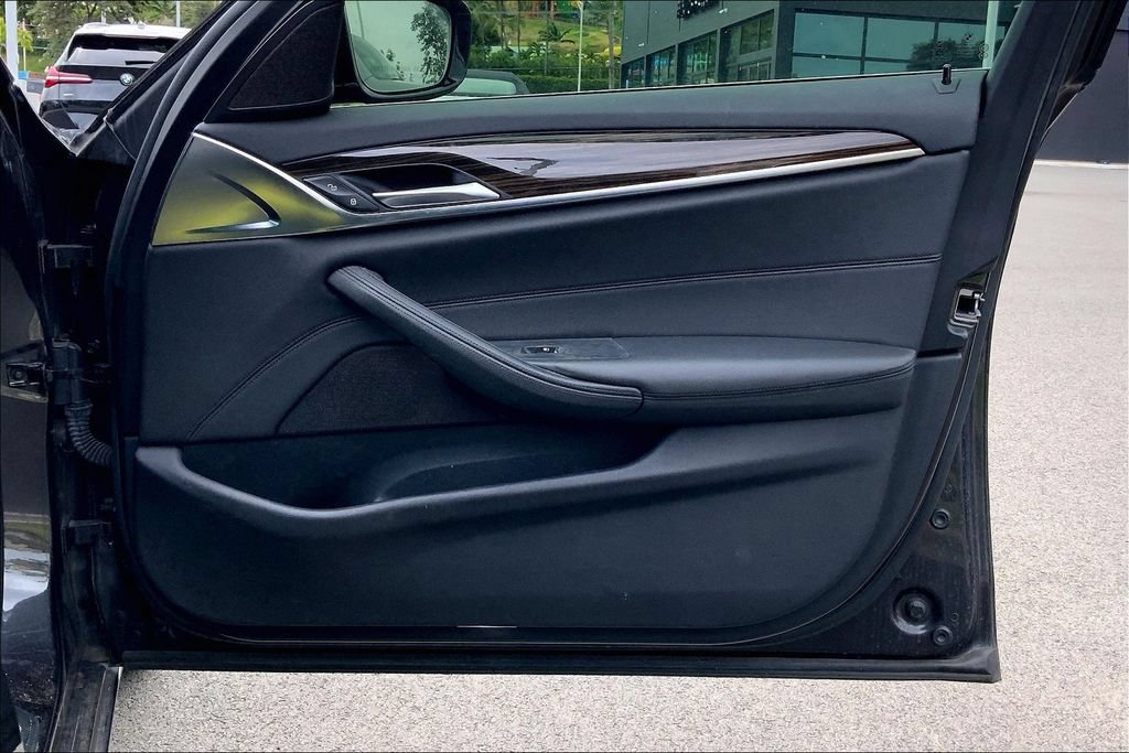 Used 2018 BMW 530e RWD image 20