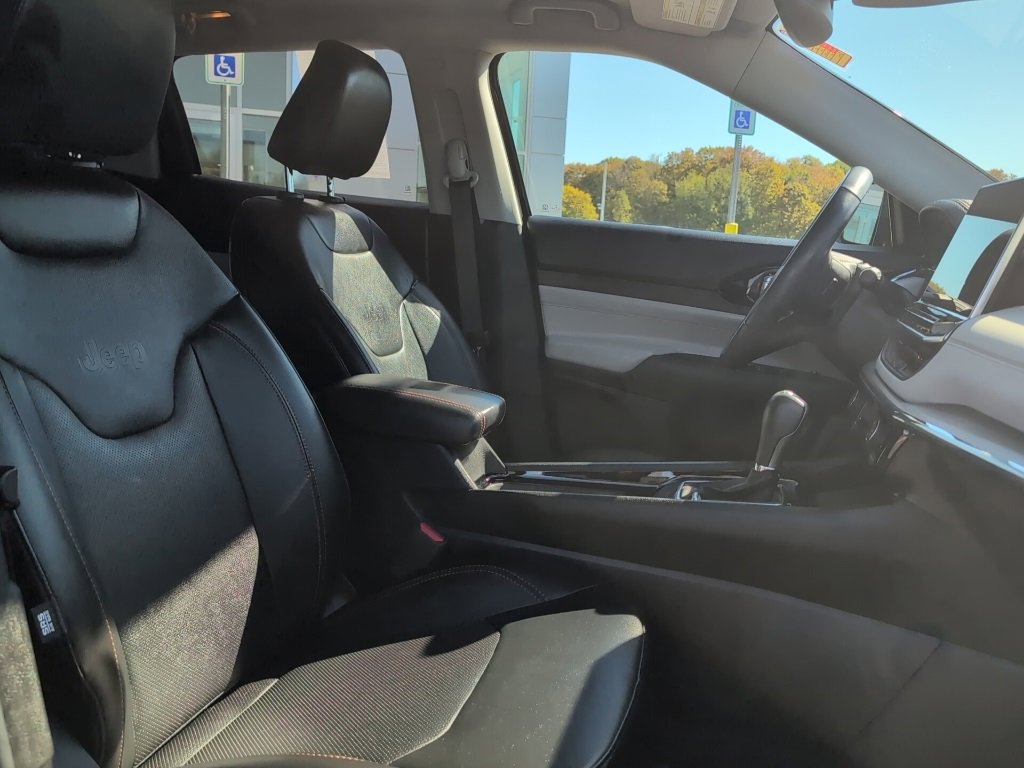 Used 2022 Jeep Compass Limited image 13