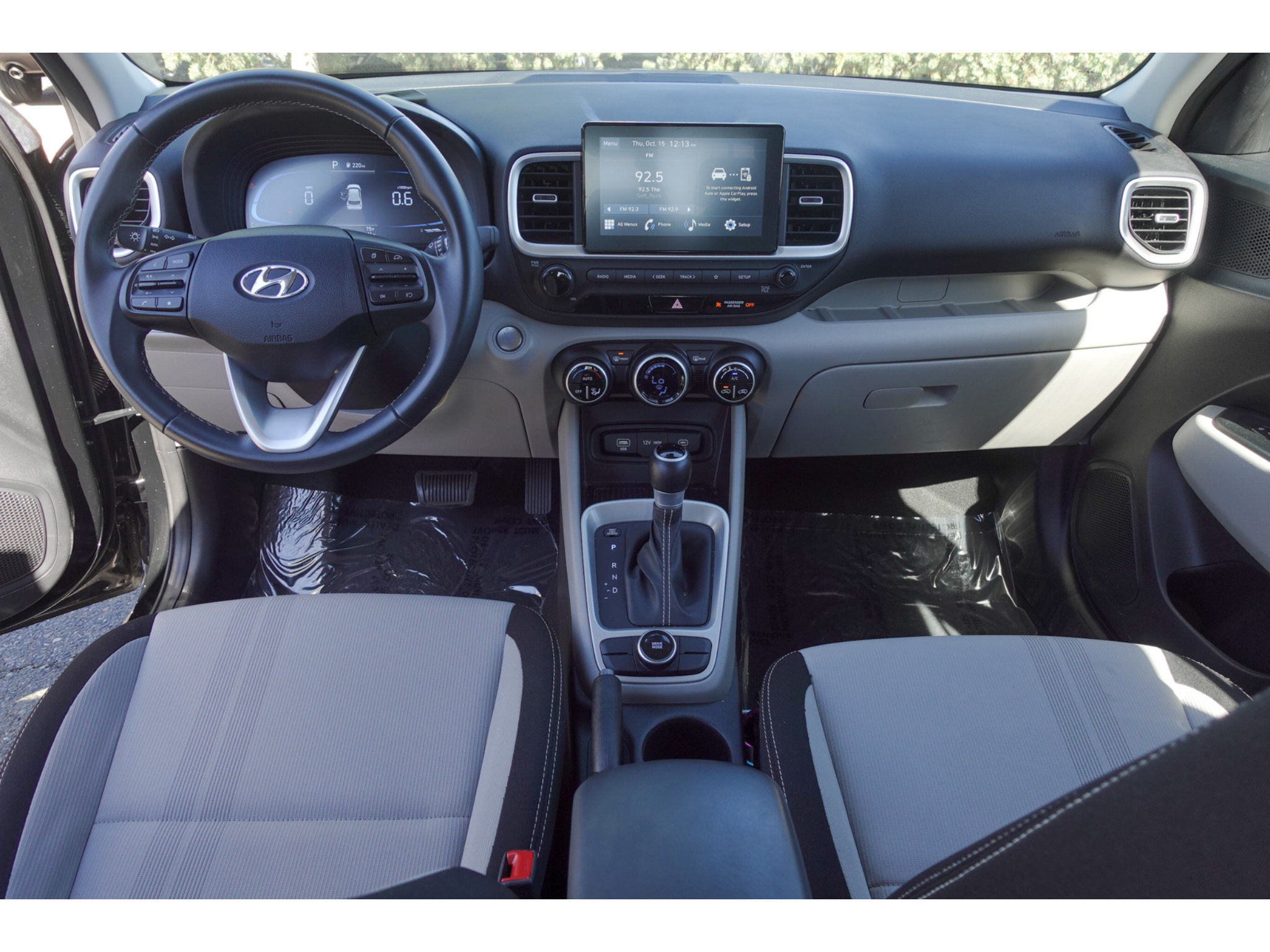 Used 2025 Hyundai Venue SEL FWD image 22