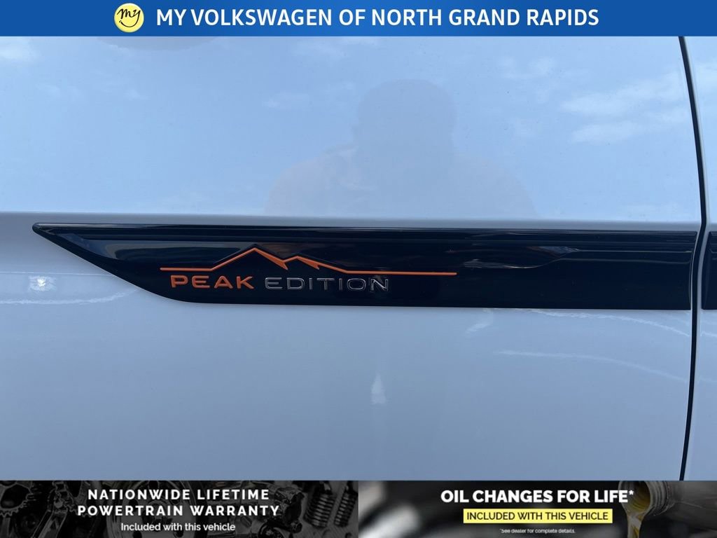New 2026 Volkswagen Atlas Peak Edition image 8