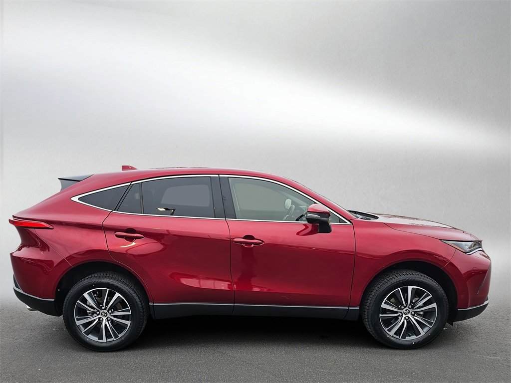 Used 2022 Toyota Venza LE image 12