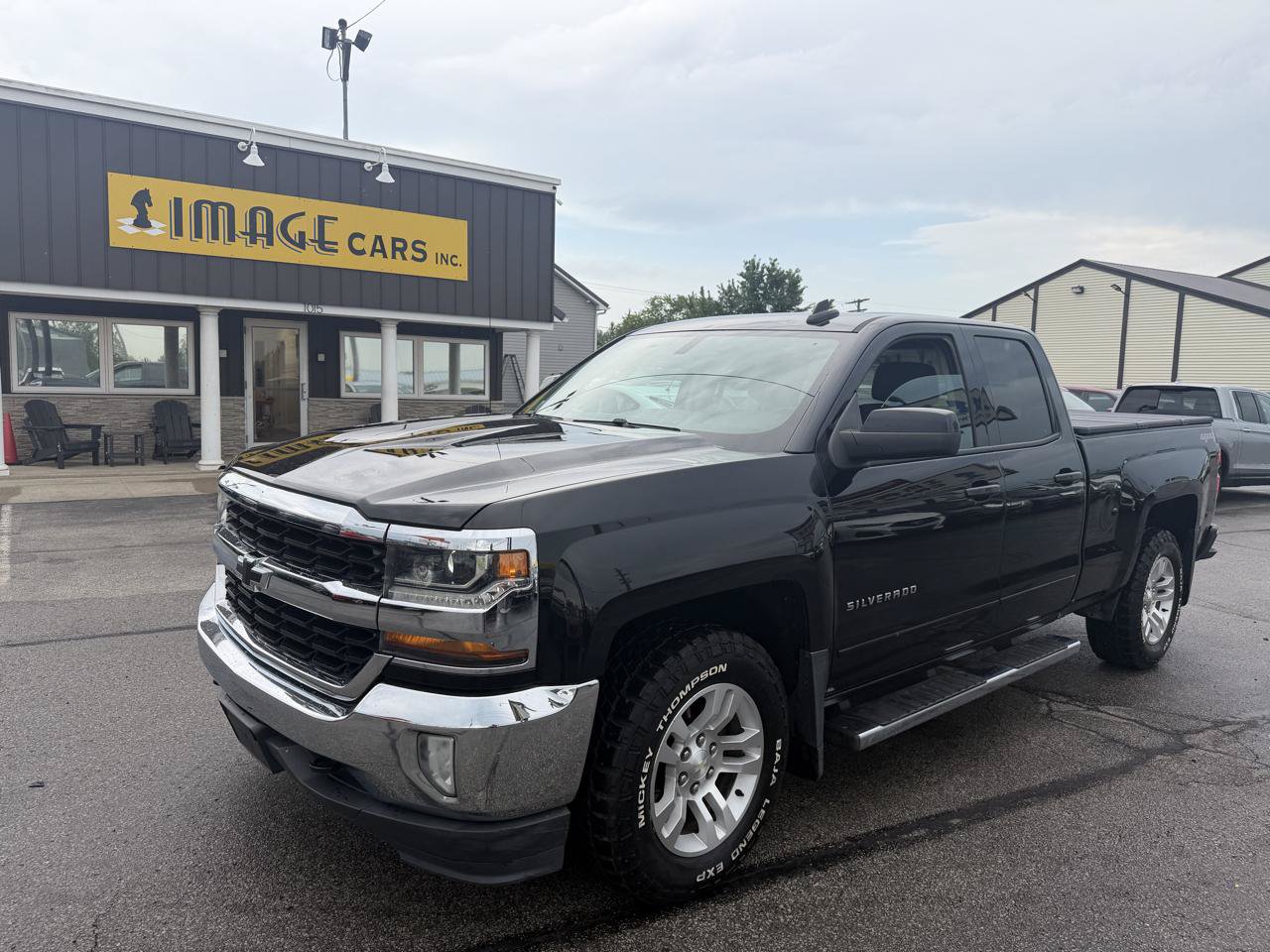 Used 2017 Chevrolet Silverado 1500 LT w/ All Star Edition AWD/4WD image 2