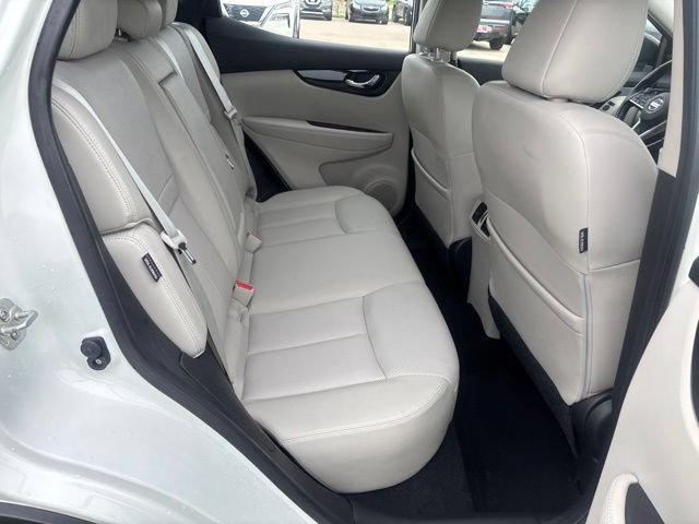 Used 2022 Nissan Rogue Sport SL FWD image 23