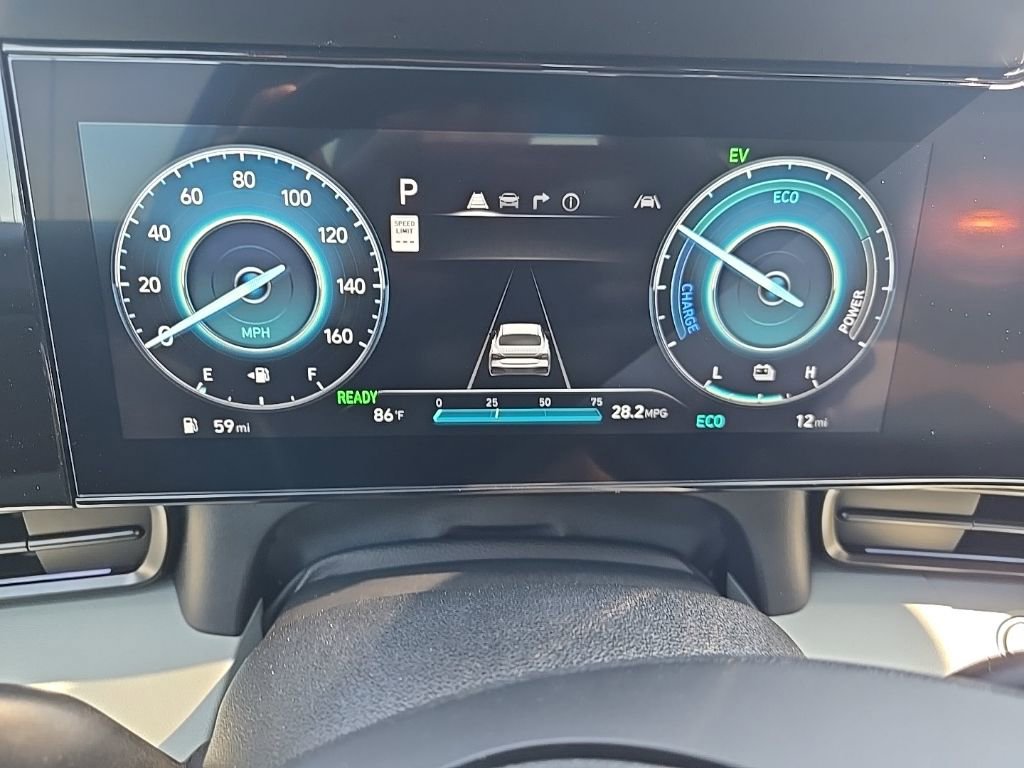 New 2025 Hyundai Elantra Limited image 16