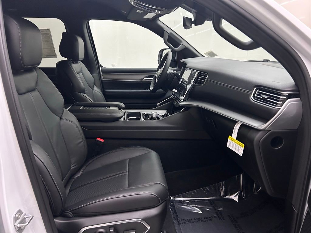 New 2026 Jeep Grand Wagoneer 4WD image 17