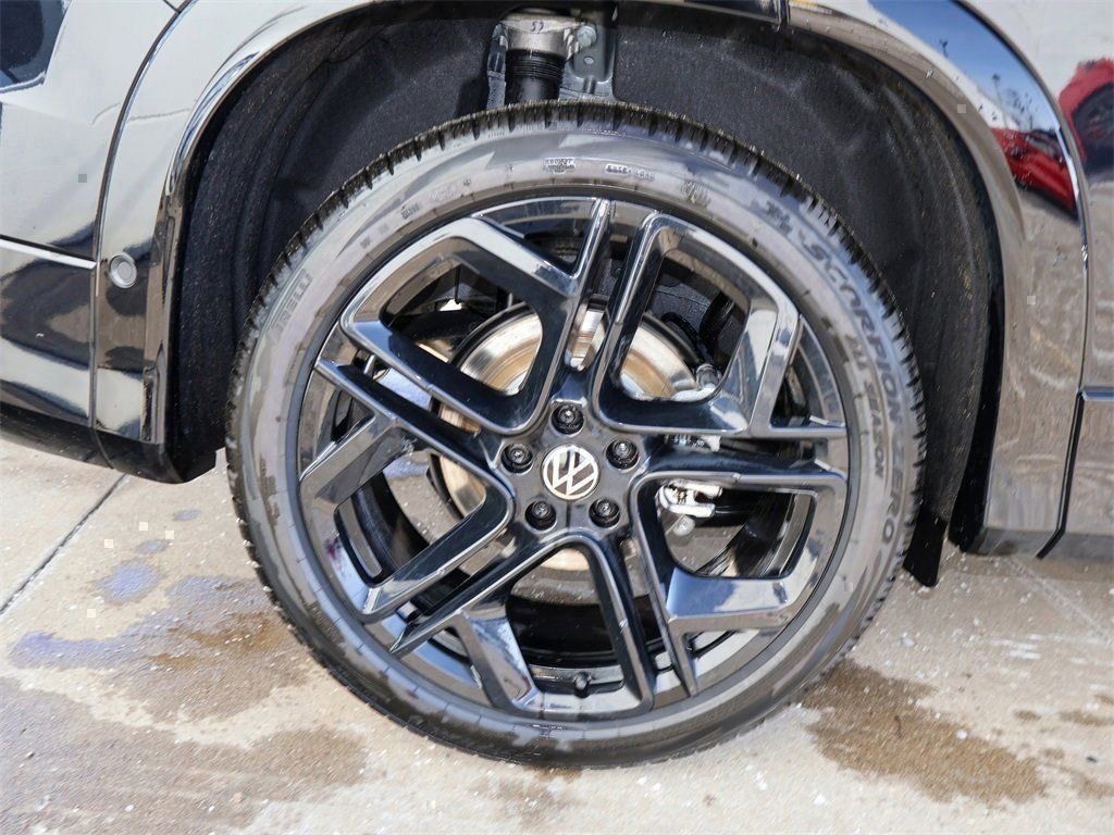 New 2026 Volkswagen Tiguan SE R-Line image 9