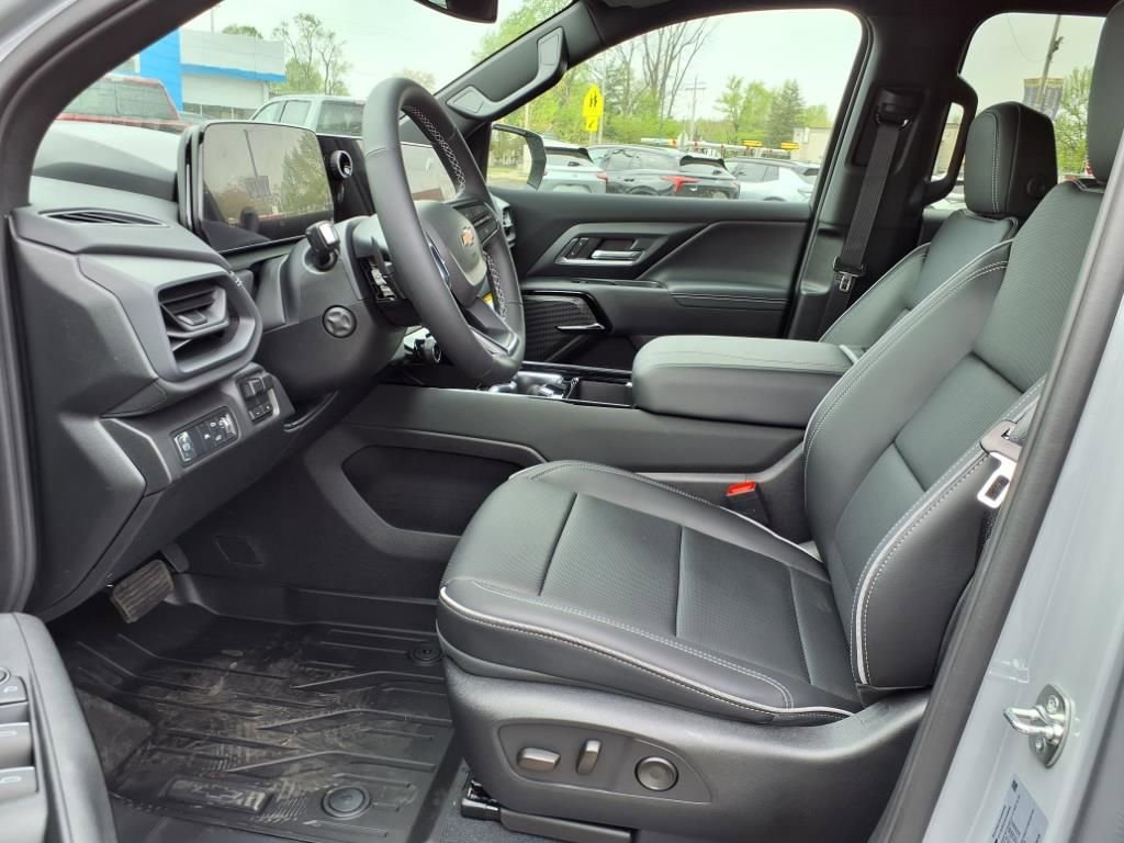 New 2025 Chevrolet Silverado EV LT image 6