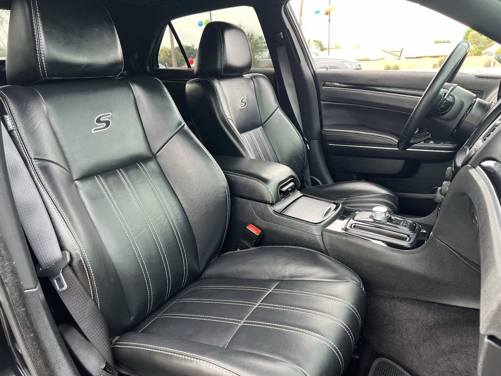 Used 2017 Chrysler 300 S w/ 300S Premium Group image 12