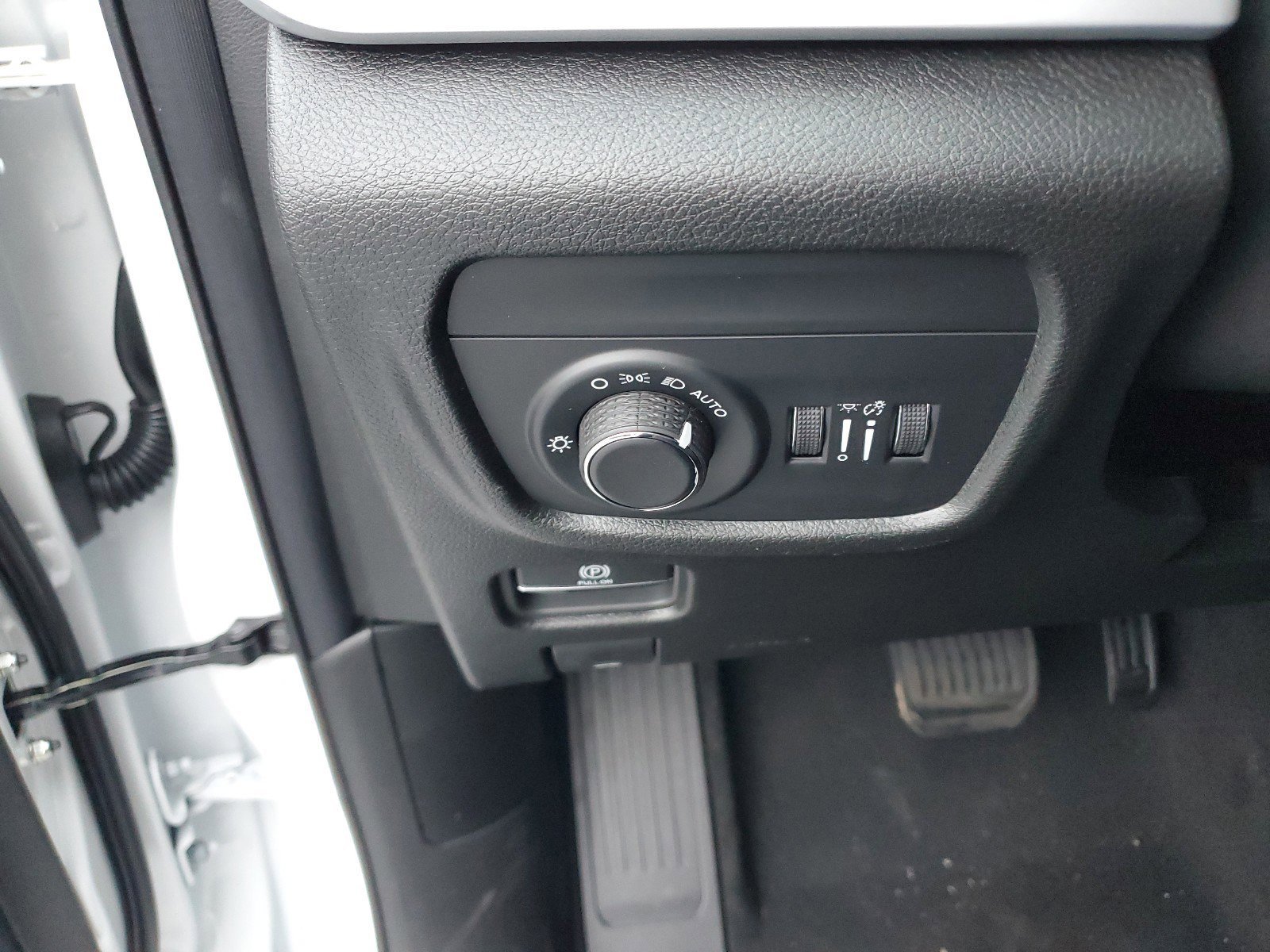 New 2025 Jeep Grand Cherokee Laredo image 30
