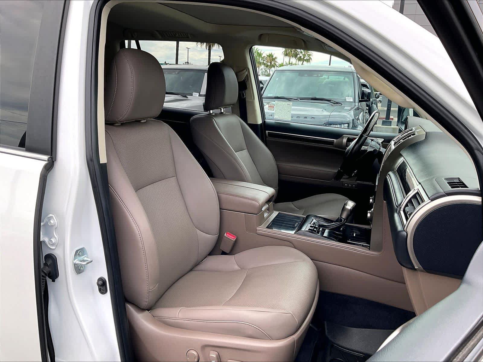 Used 2021 Lexus GX 460 Premium w/ Premium Plus Package AWD/4WD image 10