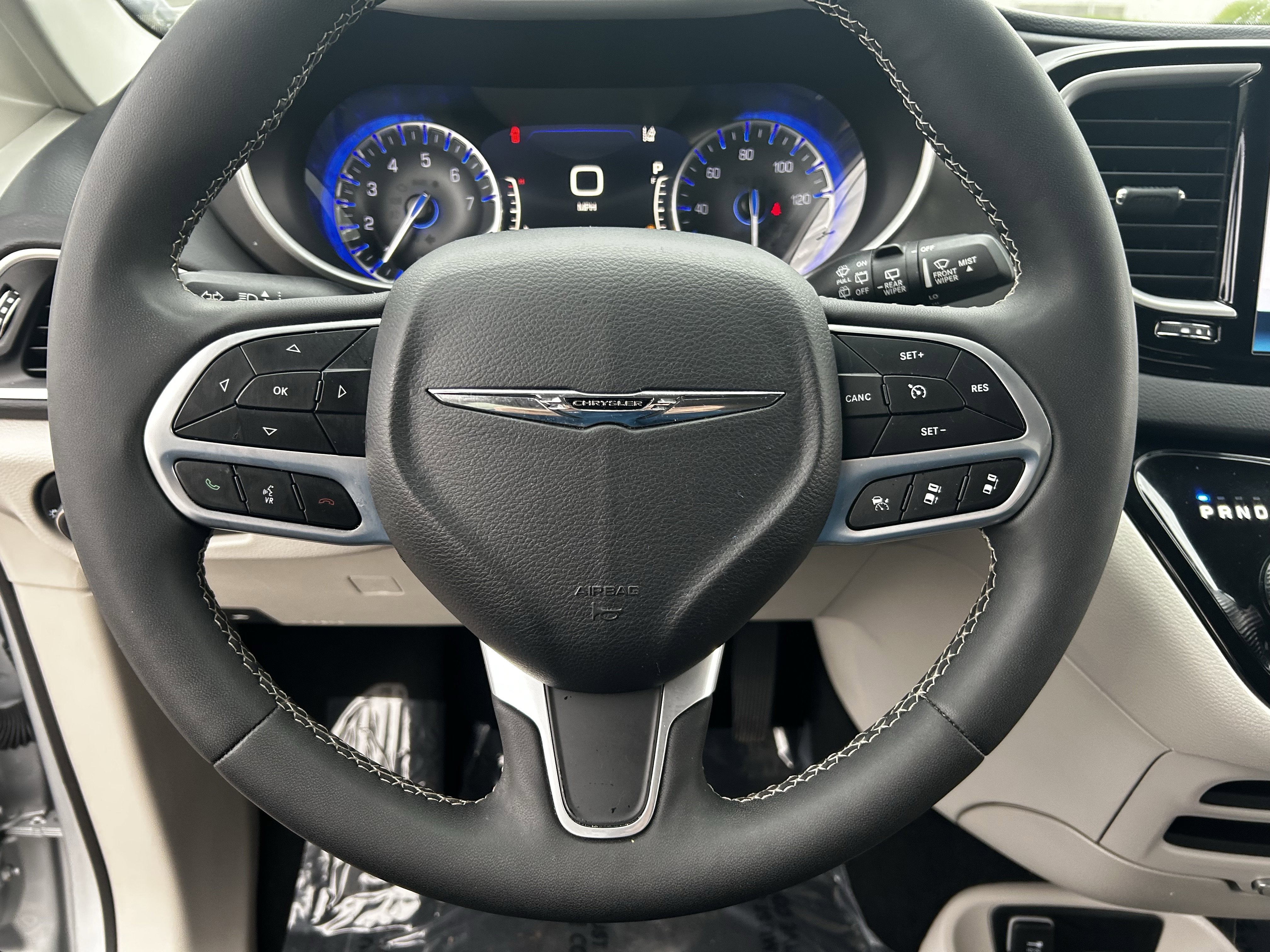 Certified 2024 Chrysler Pacifica Touring-L image 22