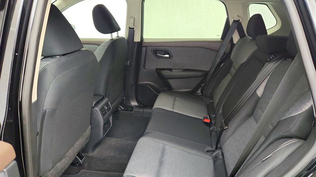 Used 2023 Nissan Rogue SV image 20