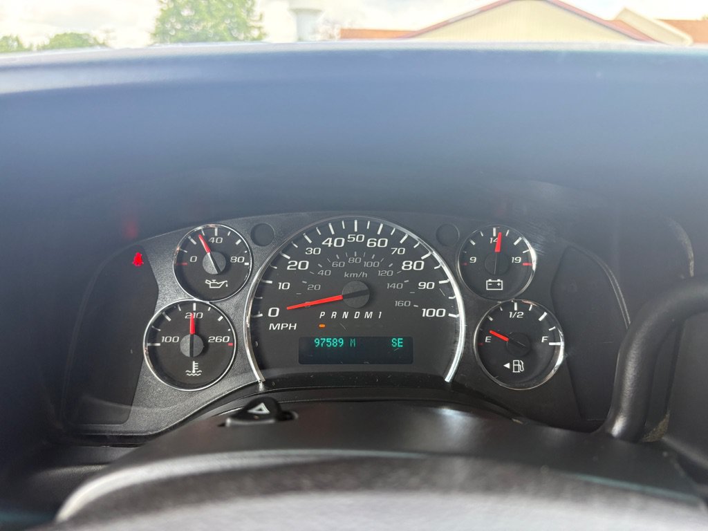 Used 2017 Chevrolet Express 3500 LT w/ LT Preferred Equipment Group RWD image 17