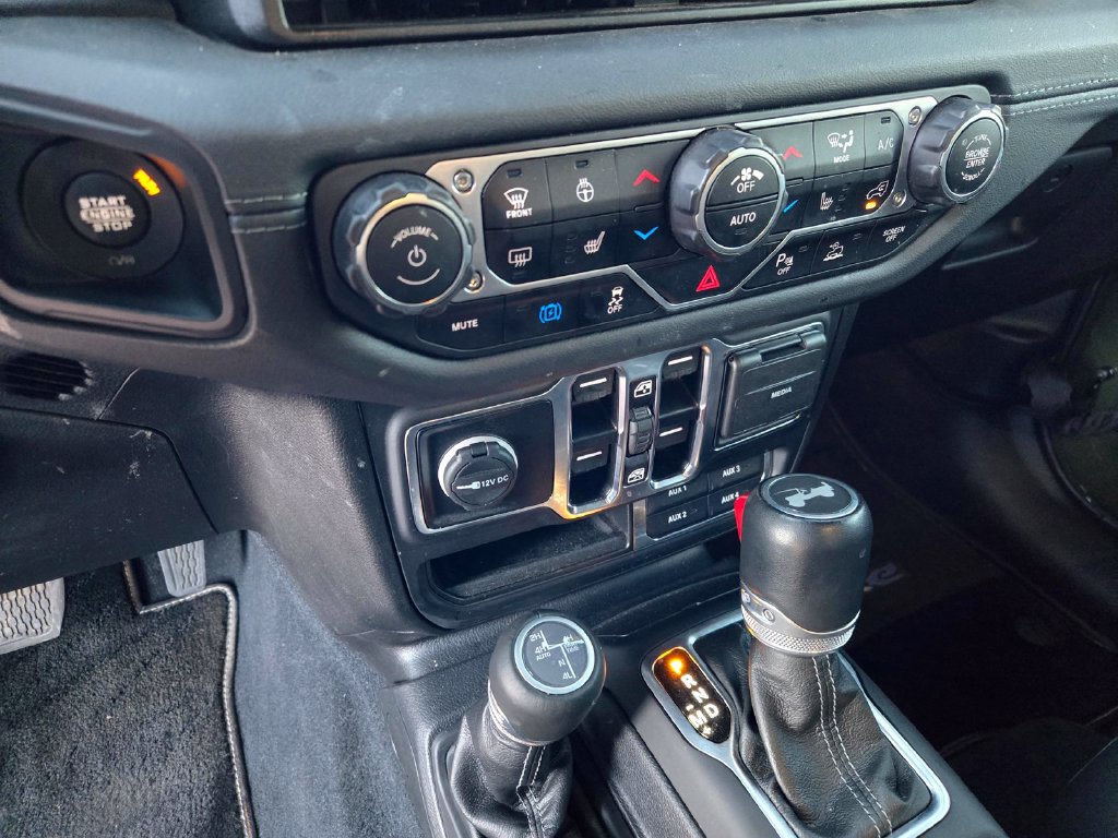 Used 2024 Jeep Wrangler High Altitude AWD/4WD image 22
