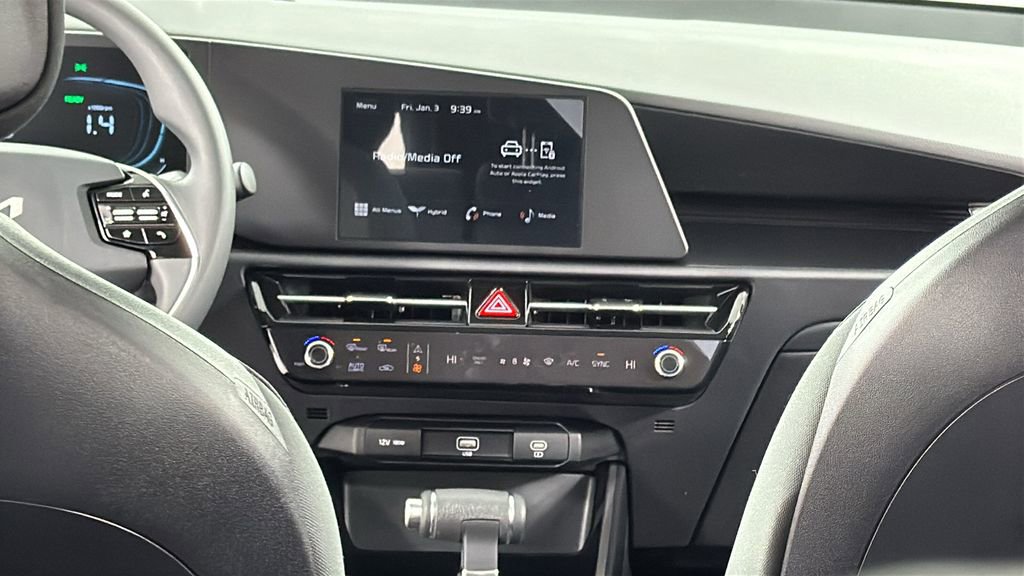 Used 2025 Kia Niro LX image 16
