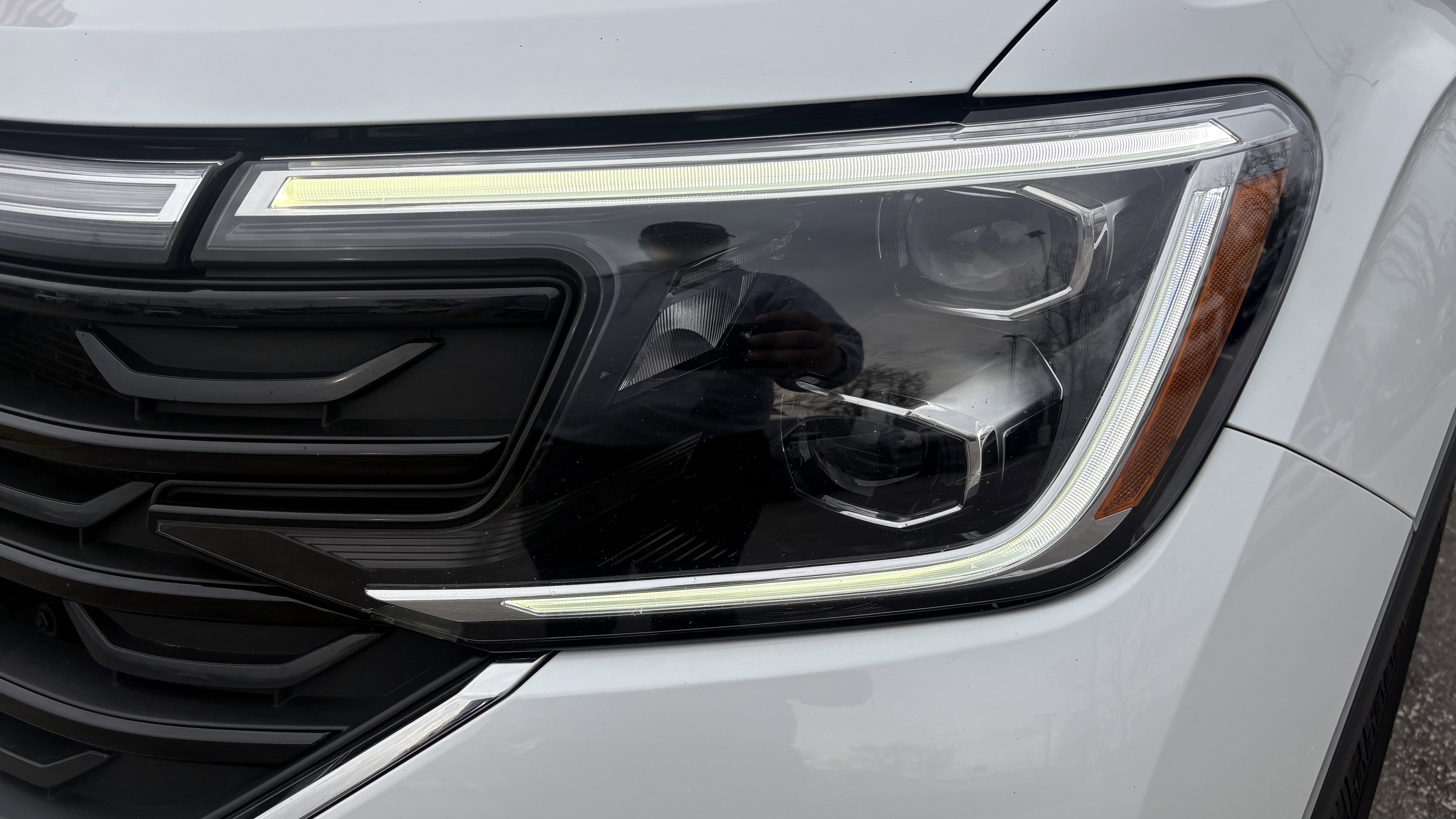 Used 2024 Volkswagen Atlas SEL Premium R-Line AWD/4WD image 6