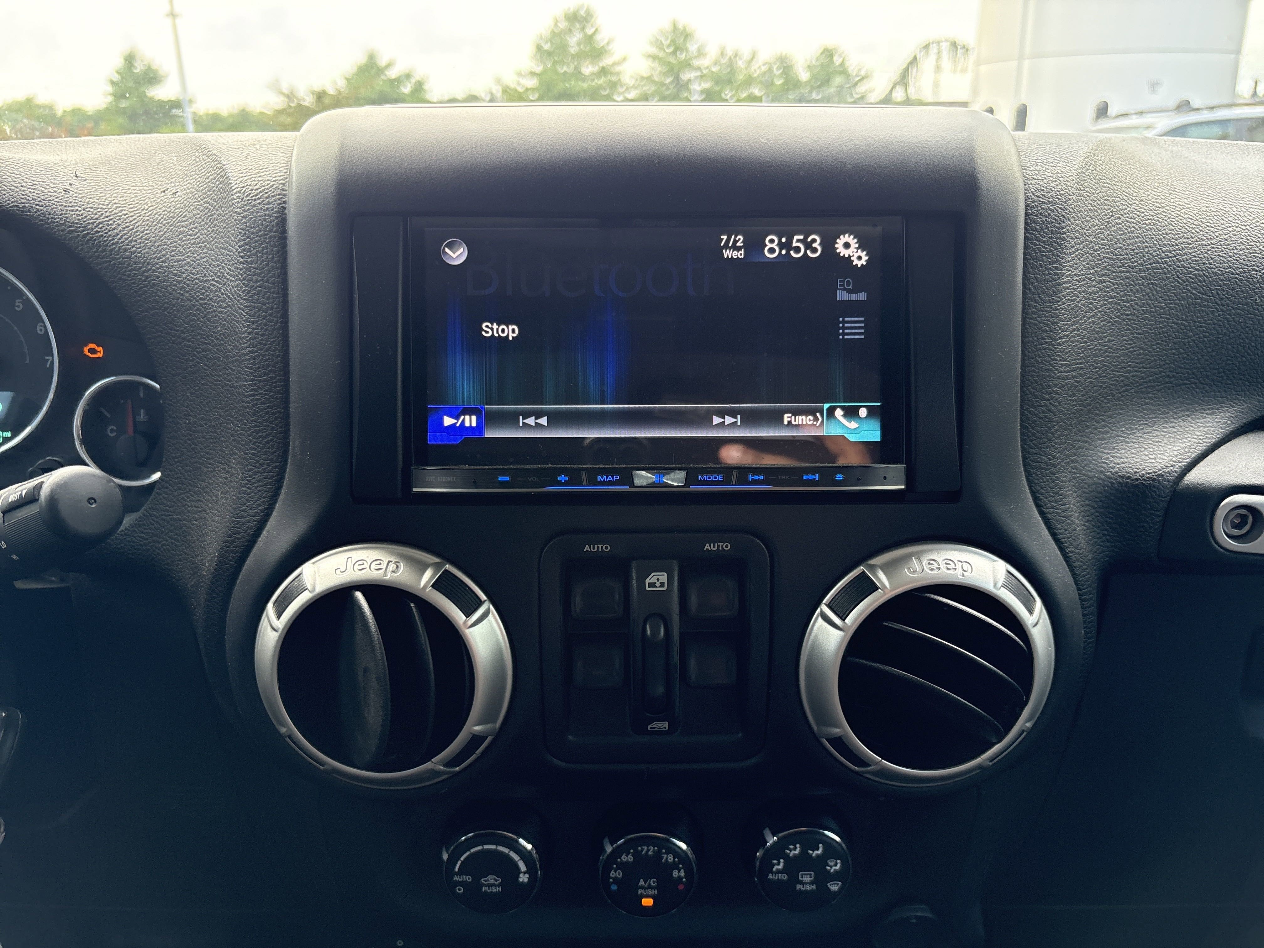 Used 2017 Jeep Wrangler Unlimited Sahara w/ Connectivity Group image 3