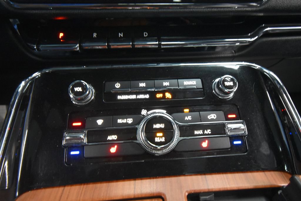Used 2019 Lincoln Navigator Select AWD/4WD image 18
